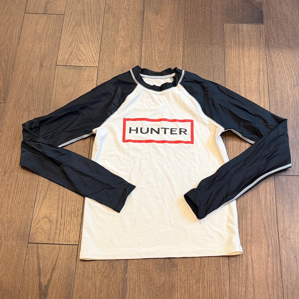 Hunter x Target Black and White Rash Guard Size Small - C16-002